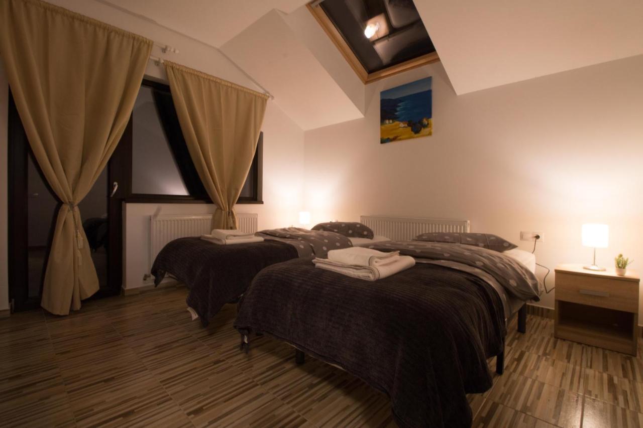 Stars & Mountain Apartment Buşteni Esterno foto